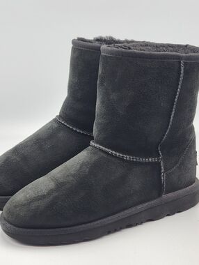 Ugg Kids Black Boots Sz 4